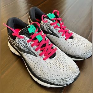 EUC Brooks Womens Running Shoes Ghost 11 Size 7.5